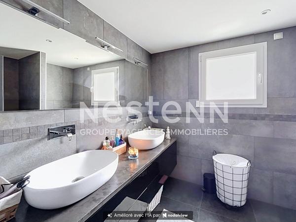 EXCLUSIVITÉ aux Verrières-de-Joux : Élégante maison contemporaine avec de beaux volumes et des prestations soignées !