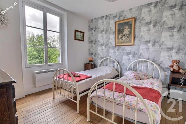 Maison à vendre  5 pièces - 160 m 2   CHATEAU THIERRY  - 02