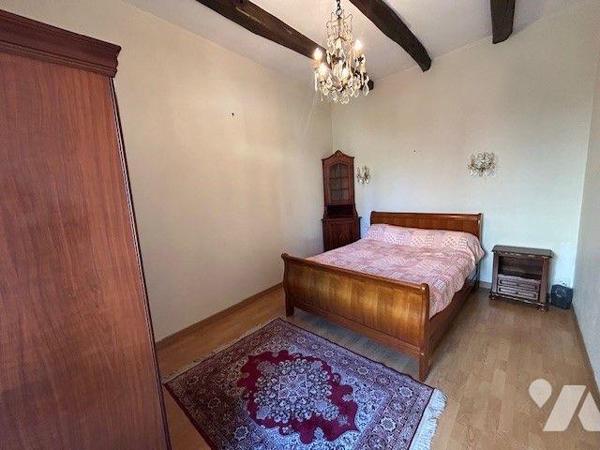 Maison à Vendre à Lanvallay (22100) en Côtes-d'Armor (22)

Cette maison dispose d'une surface...