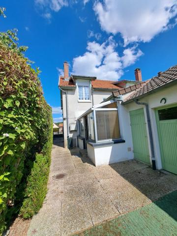 Petite maison ancienne à rafraîchir