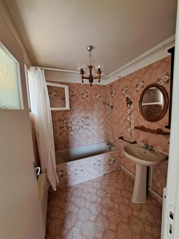 Petite maison ancienne à rafraîchir