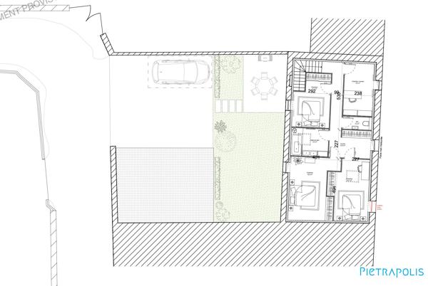 Plateau de 160m2 à rénover sur 294m2 de terrain en plein centre de saint didier de formans