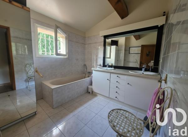 Maison à vendre 6 pièces 126 m² Le Revest-les-Eaux