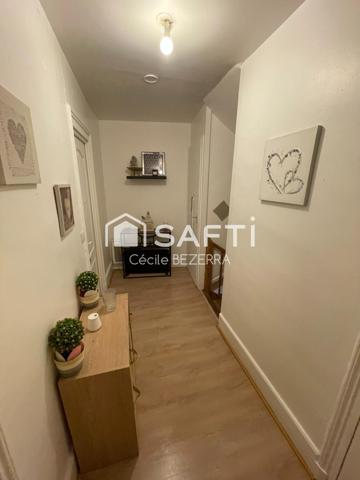 Maison de ville comprenant deux appartements