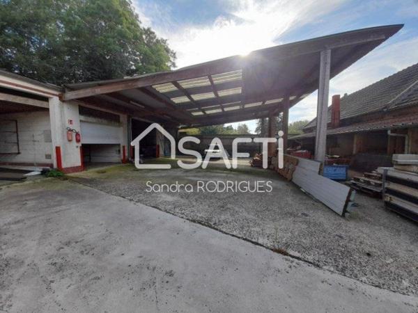 Maison 295m2 avec Garages, Cour Macadam, plusieurs ateliers et autres dépendances de une superficie d'environ 800m2