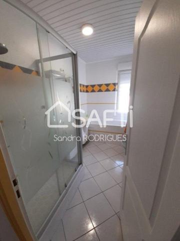 Maison 295m2 avec Garages, Cour Macadam, plusieurs ateliers et autres dépendances de une superficie d'environ 800m2