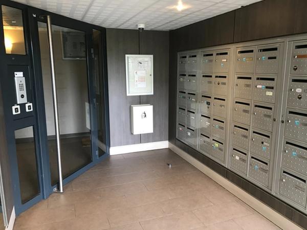 Appartement à vendre 2 pièces VENISSIEUX (69)