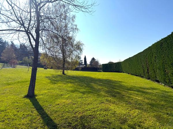 Reyrieux - A vendre magnifique terrain plat de 1052 m²