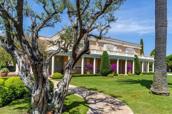 Vente Villa de luxe Cap D'Antibes 12 Pièces 555 m²