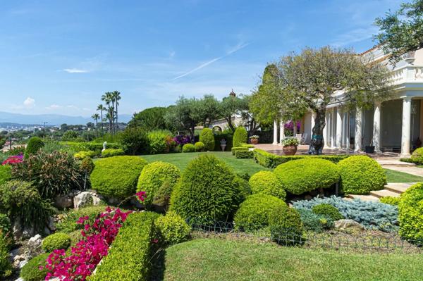 Vente Villa de luxe Cap D'Antibes 12 Pièces 555 m²