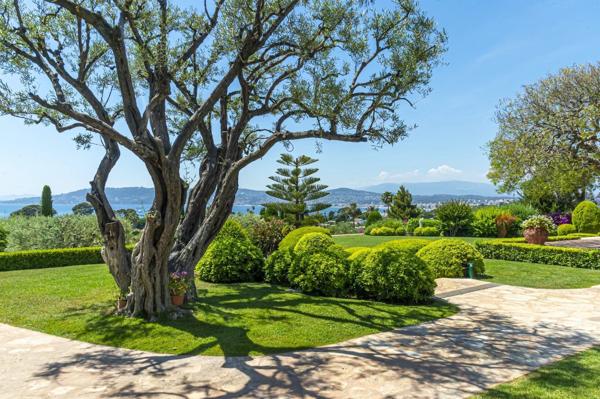 Vente Villa de luxe Cap D'Antibes 12 Pièces 555 m²