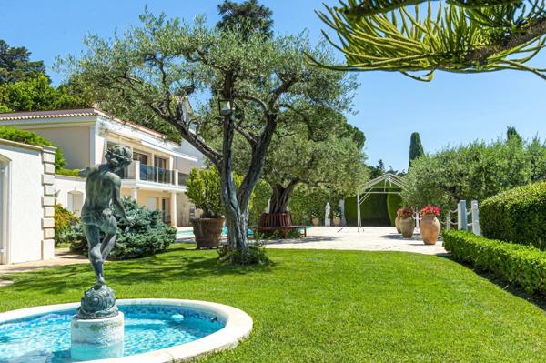 Vente Villa de luxe Cap D'Antibes 12 Pièces 555 m²