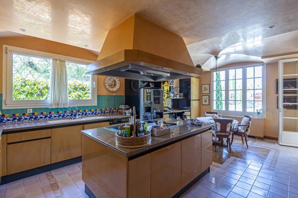 Vente Villa de luxe Cap D'Antibes 12 Pièces 555 m²