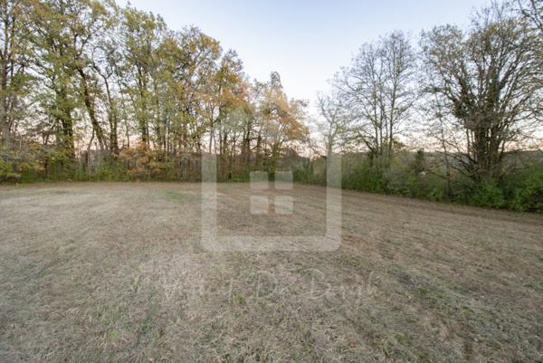 Terrain de 5500 m² à Nabirat  Un Havre de Paix à 10 min de Gourdon