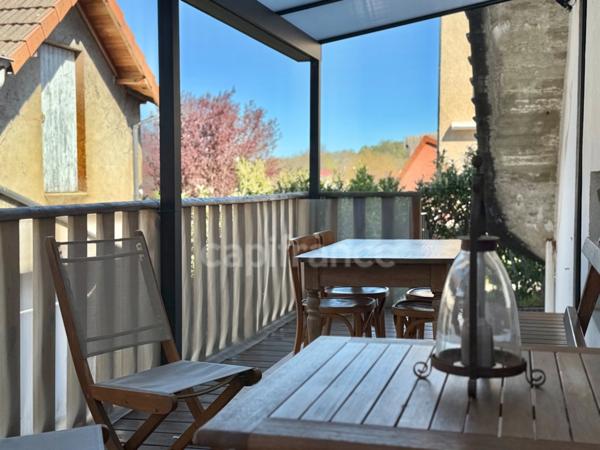 MAISON DE 220 M2, TERRAIN CLOS DE 909 M2, 7 CHAMBRES, FIBRE OPTIQUE, TERRASSE, GARAGE 135 M2, DÉPÔT DE 82 M2