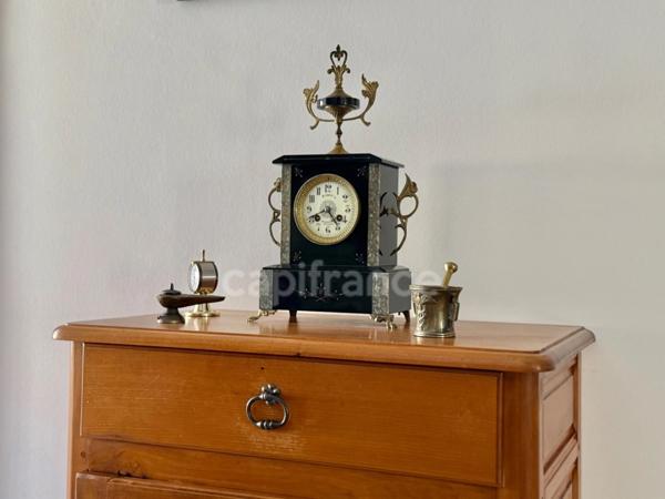 MAISON DE 220 M2, TERRAIN CLOS DE 909 M2, 7 CHAMBRES, FIBRE OPTIQUE, TERRASSE, GARAGE 135 M2, DÉPÔT DE 82 M2