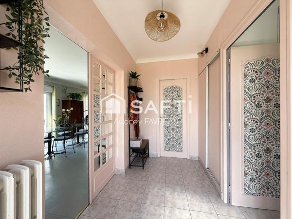 Maison de ville, 162m2, 3 chambres, S-sol, jardin