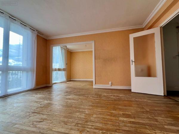Appartement à rénover à vendre à Rennes en Ille-et-Vilaine (35000), ref : 11772/141   
Brequigny