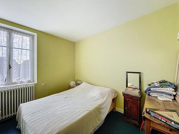 Jolie maison de ville familiale de 125 m2, 5 chambres, avec extérieur, au calme, vue dégagée