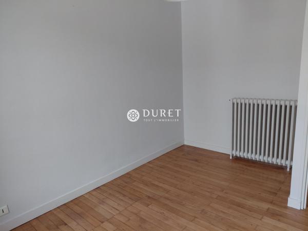 MAISON RECENTE DE BOURG - A LOUER - LES BROUZILS