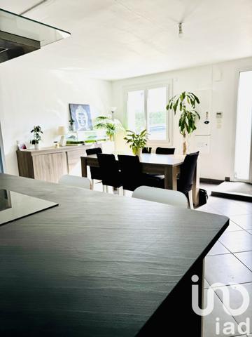 Maison traditionnelle 6 pièces de 105 m² à Hennebont (56700)