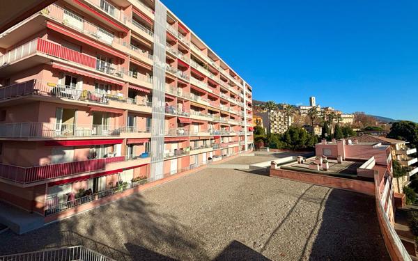 Appartement à vendre    3 pièces • 64 m2 Grasse