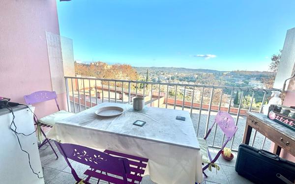 Appartement à vendre    3 pièces • 64 m2 Grasse