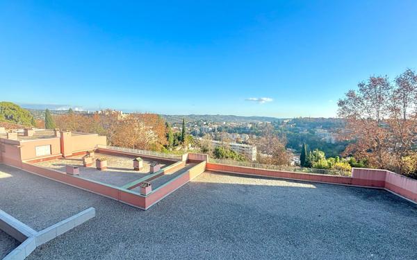 Appartement à vendre    3 pièces • 64 m2 Grasse