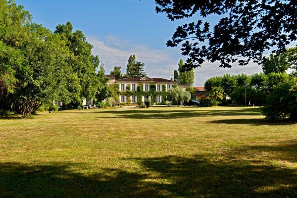 Vente Château Bordeaux 12 Pièces 400 m²