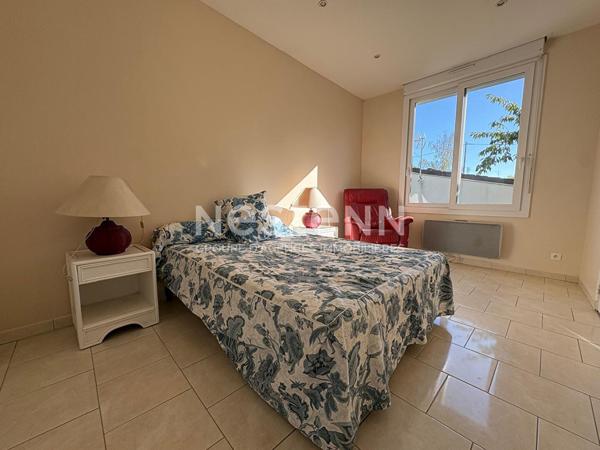 Nestenn Igny - Maisonnette indépendante meublée 2 pièces, 1 chambre, salle de bains, terrasse privative, proche commerces, école et RER Ligne V