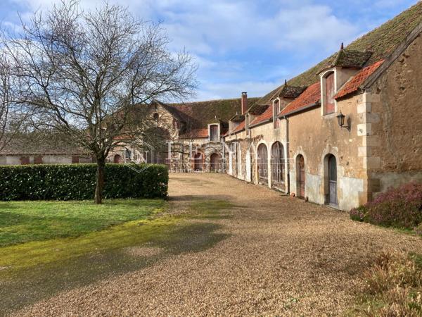 En Berry, remarquable ensemble castral sur douves édifié du XVe au XVIIe siècle