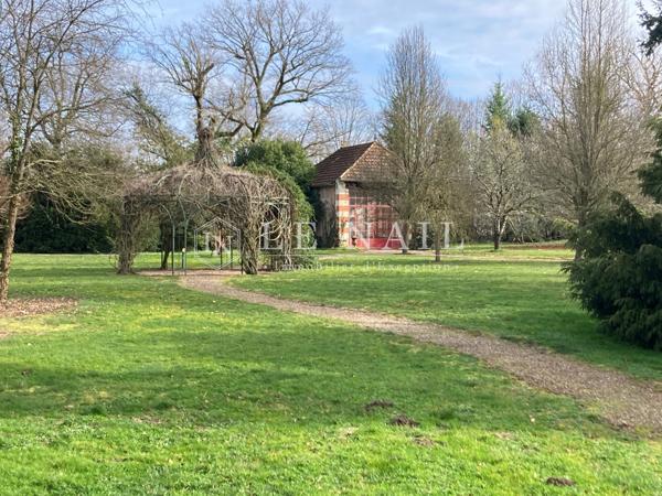 En Berry, remarquable ensemble castral sur douves édifié du XVe au XVIIe siècle