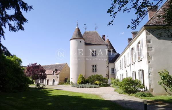 En Berry, remarquable ensemble castral sur douves édifié du XVe au XVIIe siècle