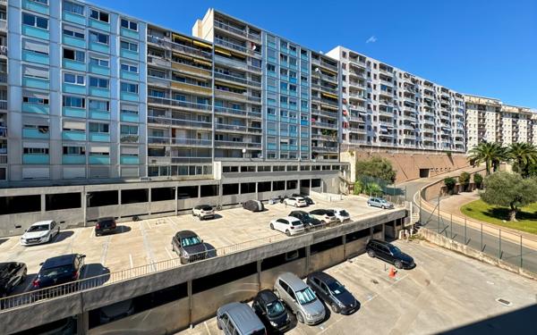 Appartement à vendre    1 pièce • 32 m2 Nice