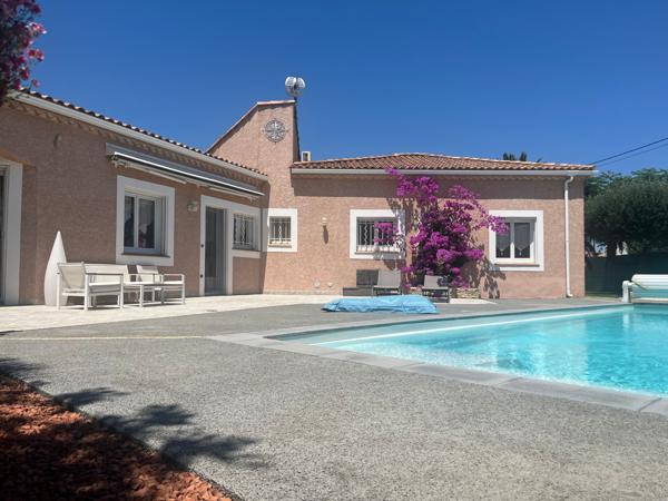 Villa avec piscine et cuisine d'été