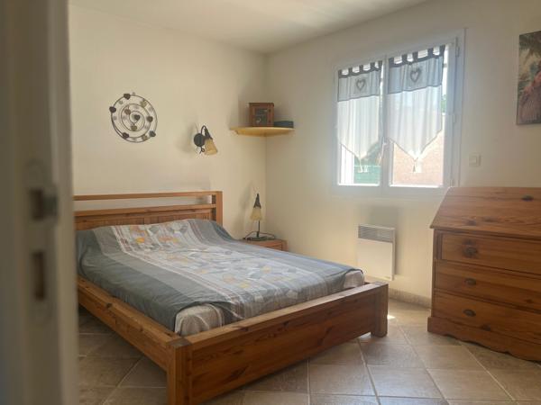 Villa avec piscine et cuisine d'été