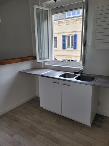 APPARTEMENT ENTIEREREMENT RENOVE