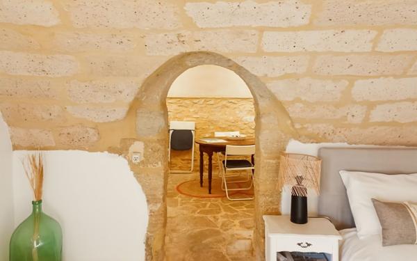 Maison à vendre    9 pièces •  Uzès