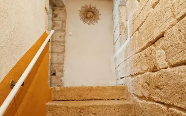 Maison à vendre    9 pièces •  Uzès