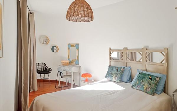 Maison à vendre    9 pièces •  Uzès