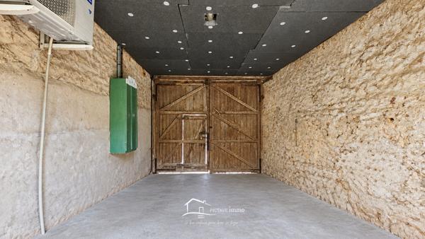 Maison de bourg avec jardin, beaux volumes et fort potentiel Curzay-sur-Vonne (86600)