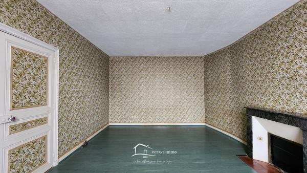 Maison de bourg avec jardin, beaux volumes et fort potentiel Curzay-sur-Vonne (86600)