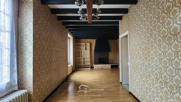 Maison de bourg avec jardin, beaux volumes et fort potentiel Curzay-sur-Vonne (86600)