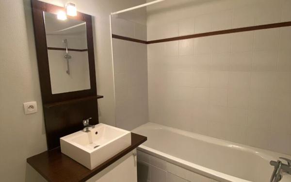 Appartement à louer    2 pièces • 48,24 m2 La Rochelle