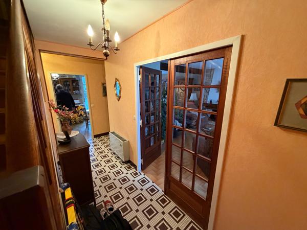 MAISON sur SOUS-SOL - 4 CHAMBRES -