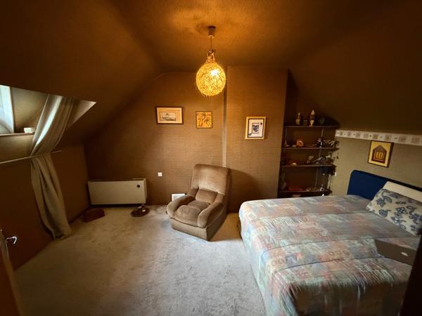 MAISON sur SOUS-SOL - 4 CHAMBRES -