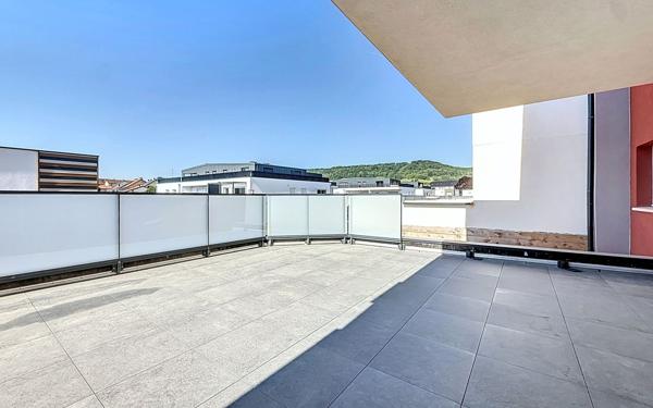 Appartement à louer    3 pièces •  Entrange