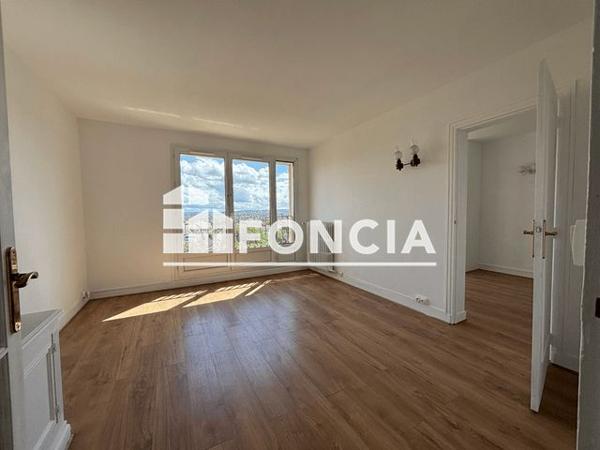 Location Appartement 3 pièces 53.39 m² - RESIDENCE BERNARD PALISSY Saint Germain En Laye 78100