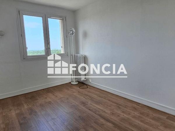 Location Appartement 3 pièces 53.39 m² - RESIDENCE BERNARD PALISSY Saint Germain En Laye 78100