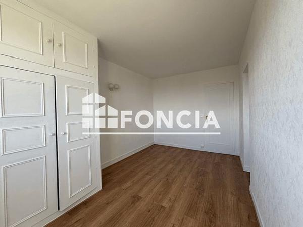 Location Appartement 3 pièces 53.39 m² - RESIDENCE BERNARD PALISSY Saint Germain En Laye 78100